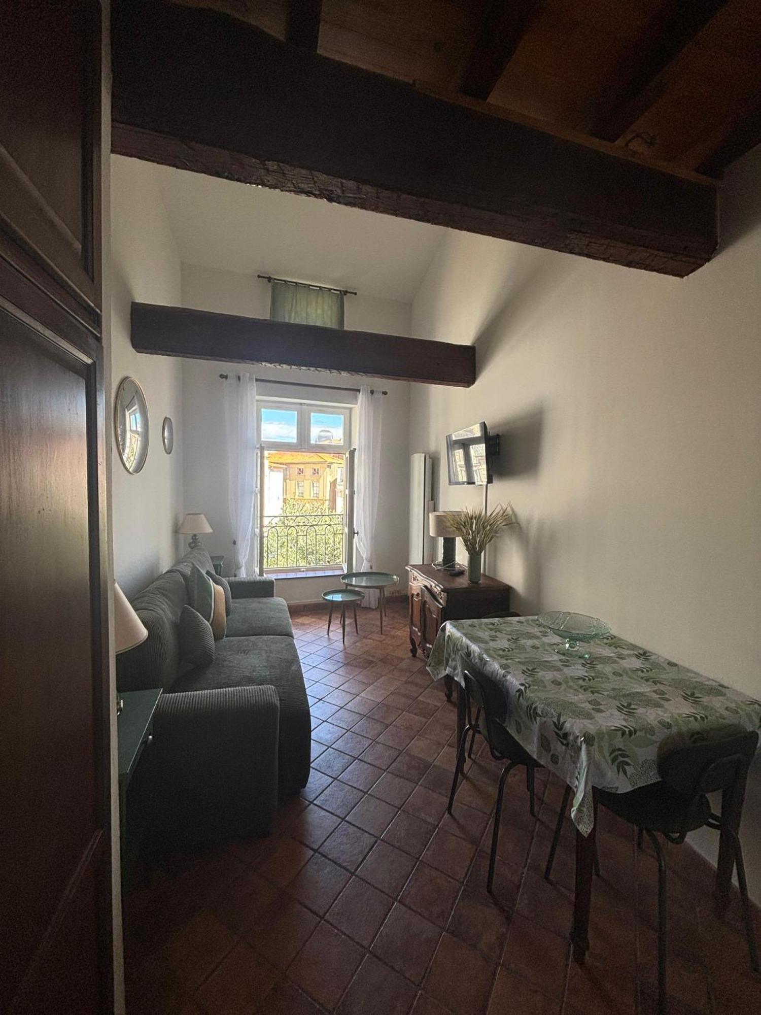 בזייה L'Appartement Des Trois Six מראה חיצוני תמונה