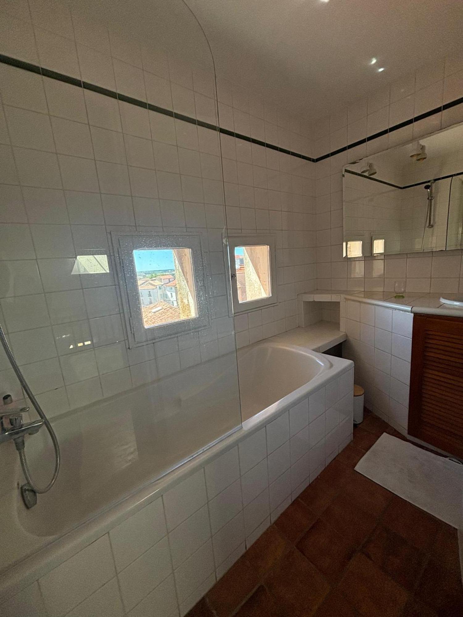 בזייה L'Appartement Des Trois Six מראה חיצוני תמונה