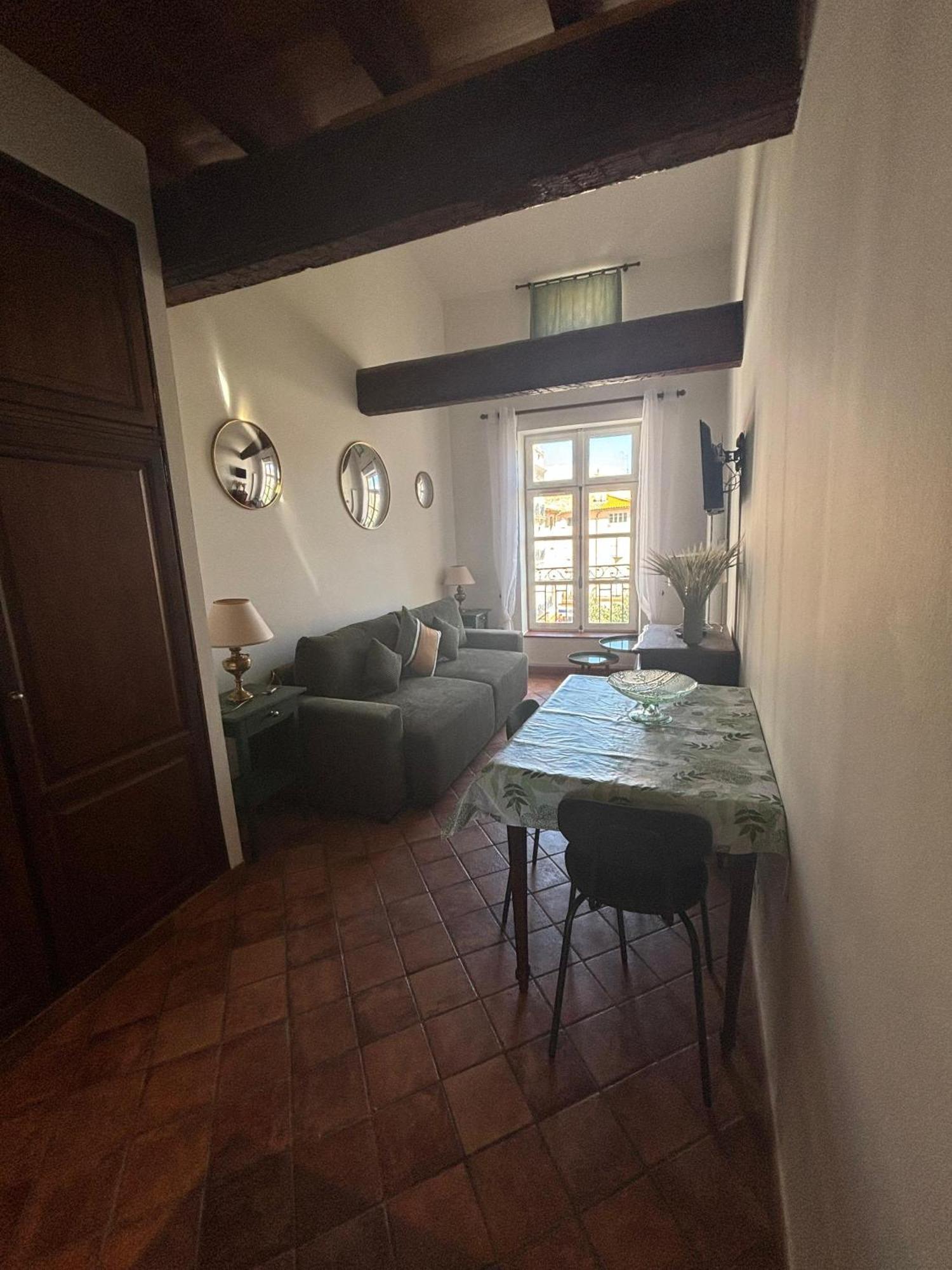 בזייה L'Appartement Des Trois Six מראה חיצוני תמונה