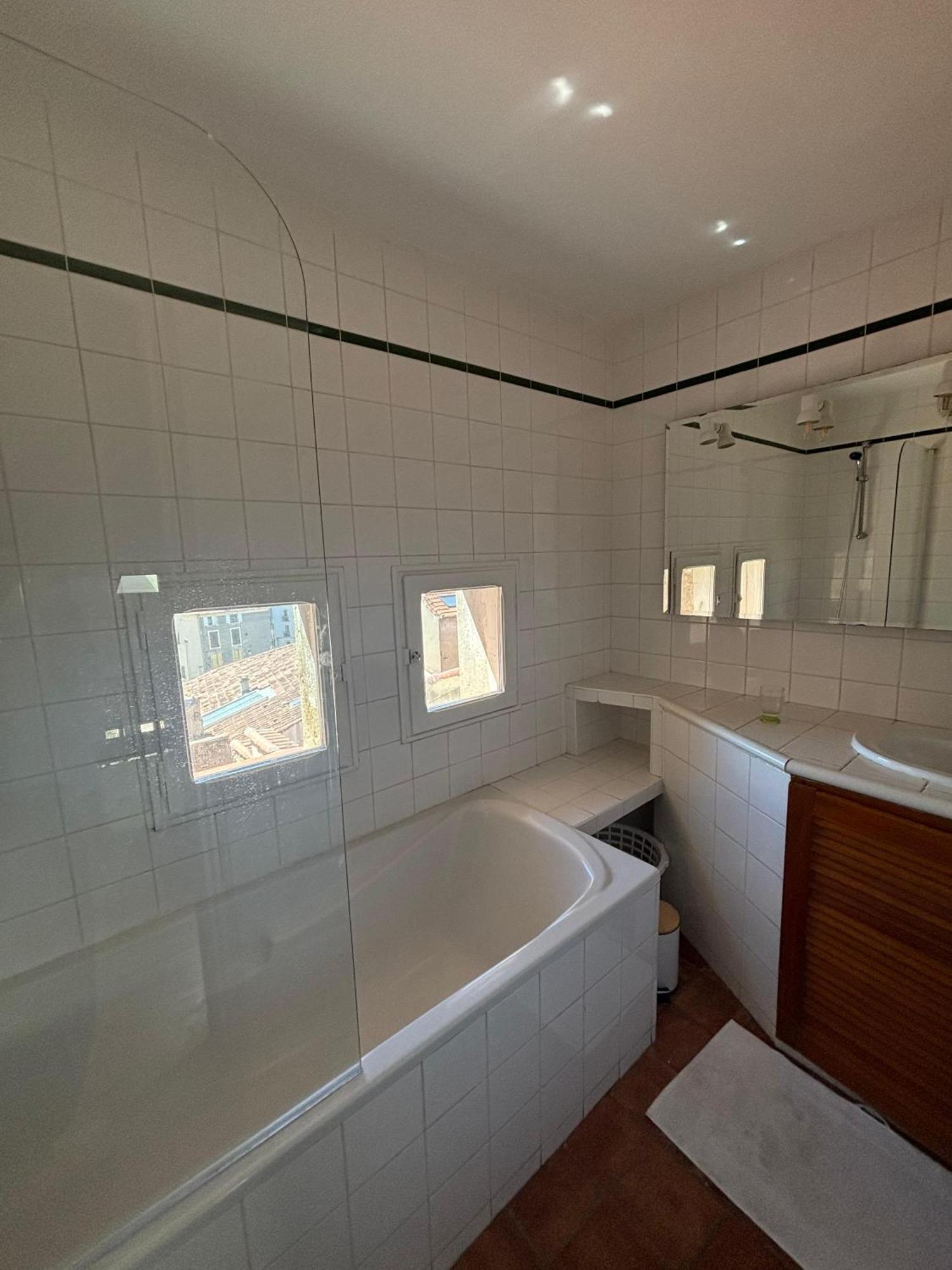 בזייה L'Appartement Des Trois Six מראה חיצוני תמונה